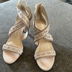 Beige heels